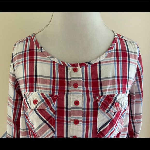 ❤️💙Super CUTE plaid Top - Picture 2 of 7